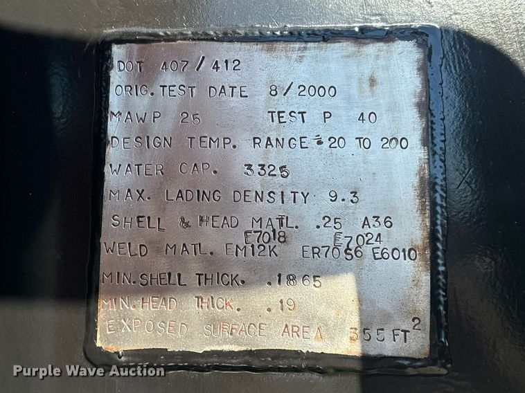 image for item OM9838 2002 Mack  CH613 vacuum truck