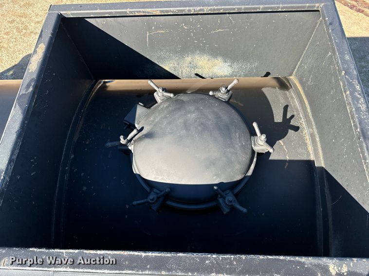 image for item OM9838 2002 Mack  CH613 vacuum truck