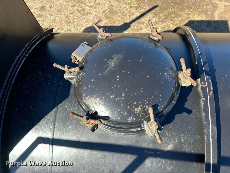 image for item OM9838 2002 Mack  CH613 vacuum truck