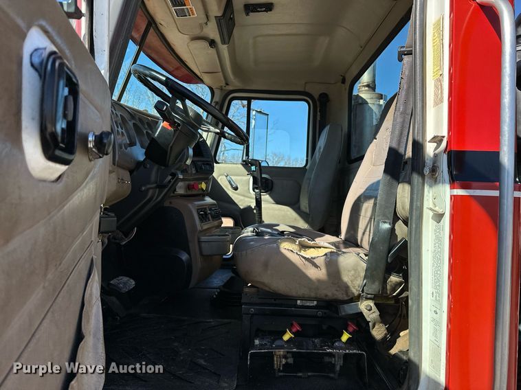 image for item OM9838 2002 Mack  CH613 vacuum truck