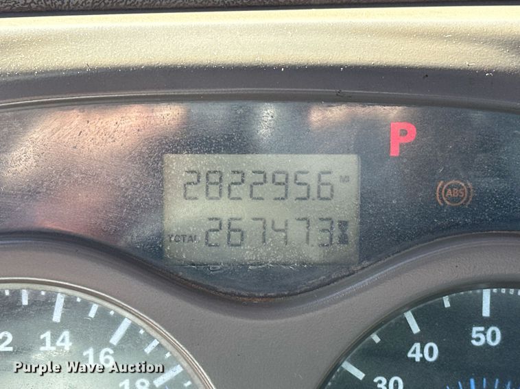 image for item OM9838 2002 Mack  CH613 vacuum truck