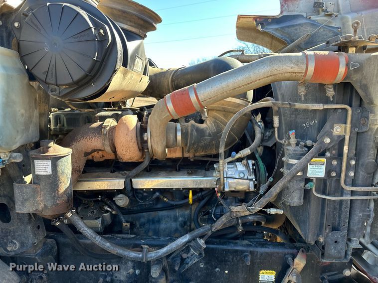 image for item OM9838 2002 Mack  CH613 vacuum truck