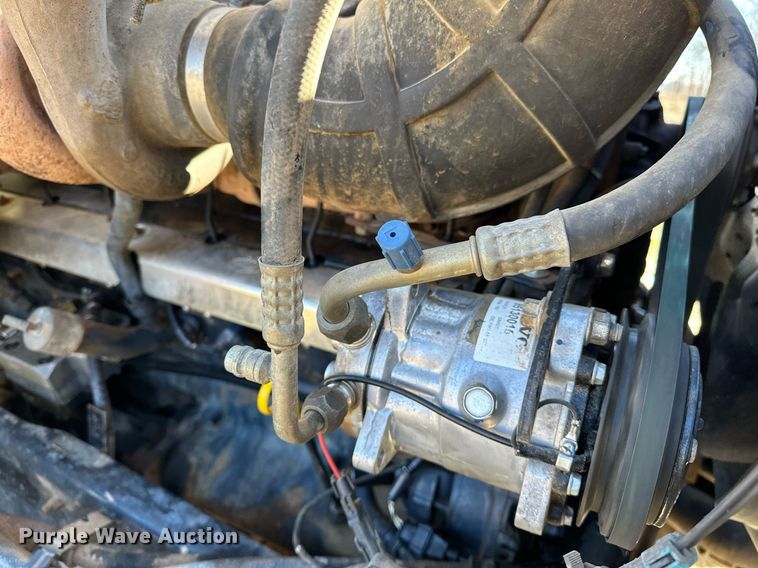 image for item OM9838 2002 Mack  CH613 vacuum truck