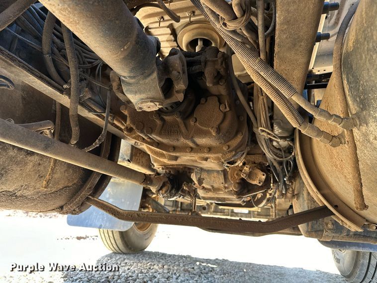 image for item OM9838 2002 Mack  CH613 vacuum truck