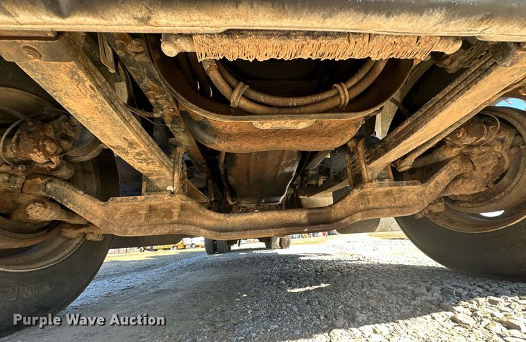 image for item OM9838 2002 Mack  CH613 vacuum truck