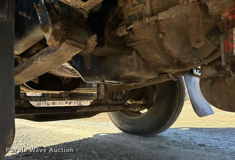 image for item OM9838 2002 Mack  CH613 vacuum truck