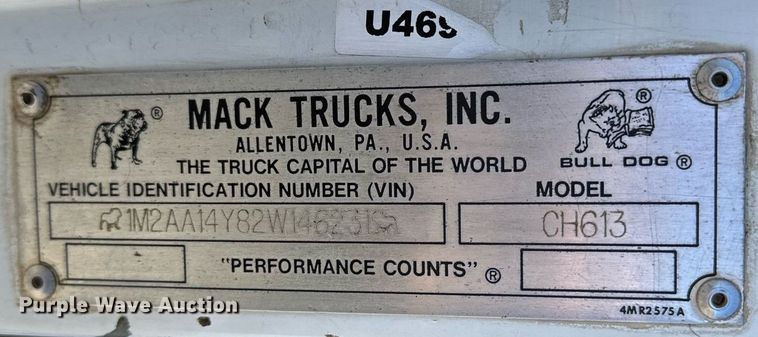 image for item OM9838 2002 Mack  CH613 vacuum truck