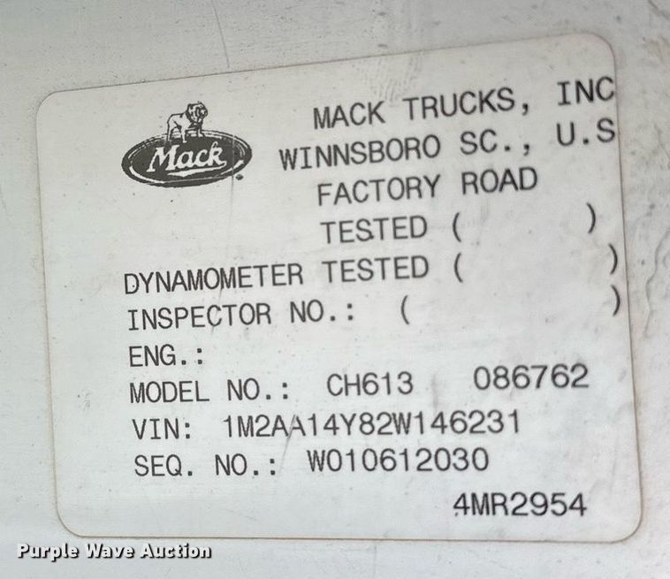 image for item OM9838 2002 Mack  CH613 vacuum truck