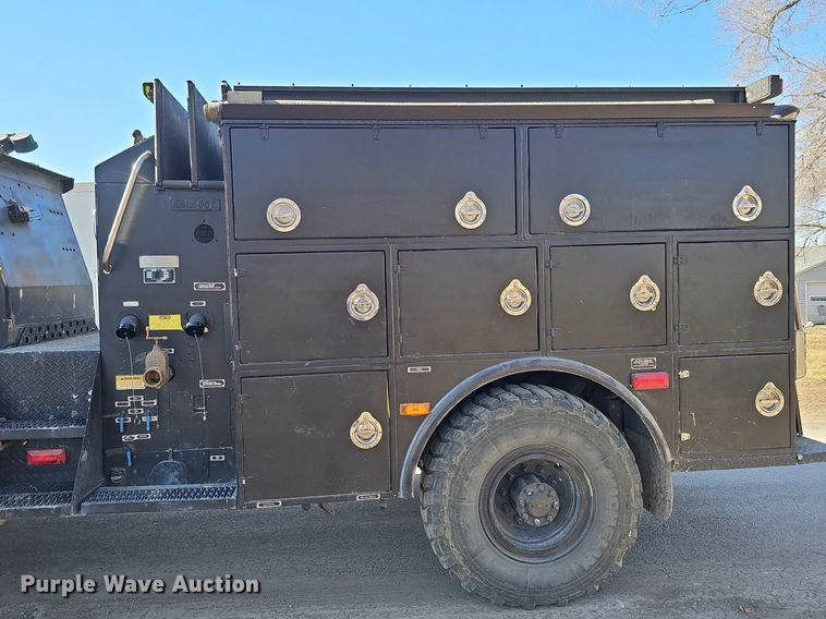 image for item DK0551 1989 Amertek M2500L fire truck