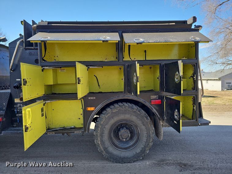 image for item DK0551 1989 Amertek M2500L fire truck