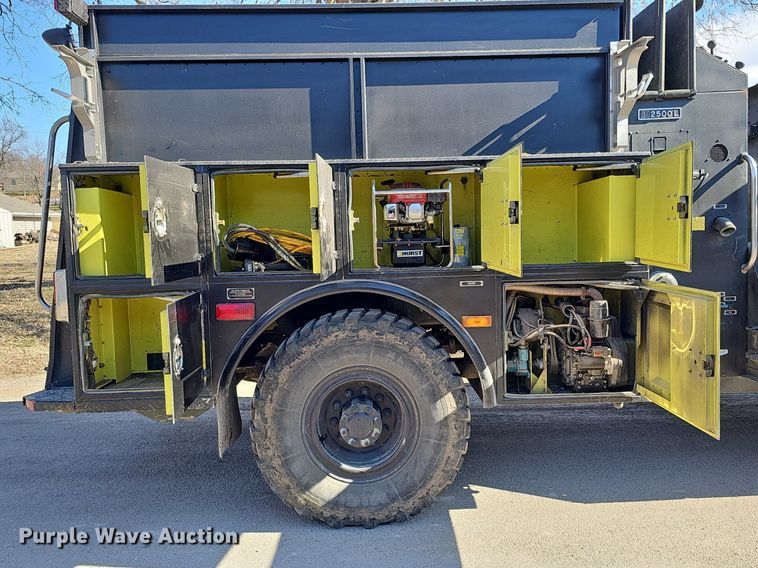 image for item DK0551 1989 Amertek M2500L fire truck