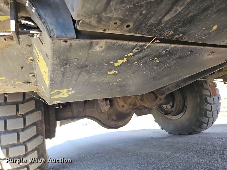 image for item DK0551 1989 Amertek M2500L fire truck