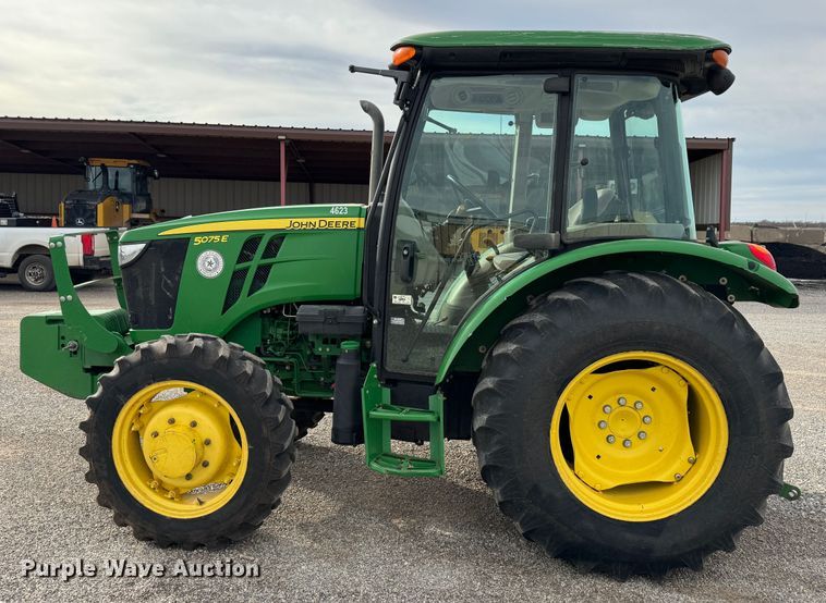 image for item DK6775 2015 John Deere 5075E MFWD tractor
