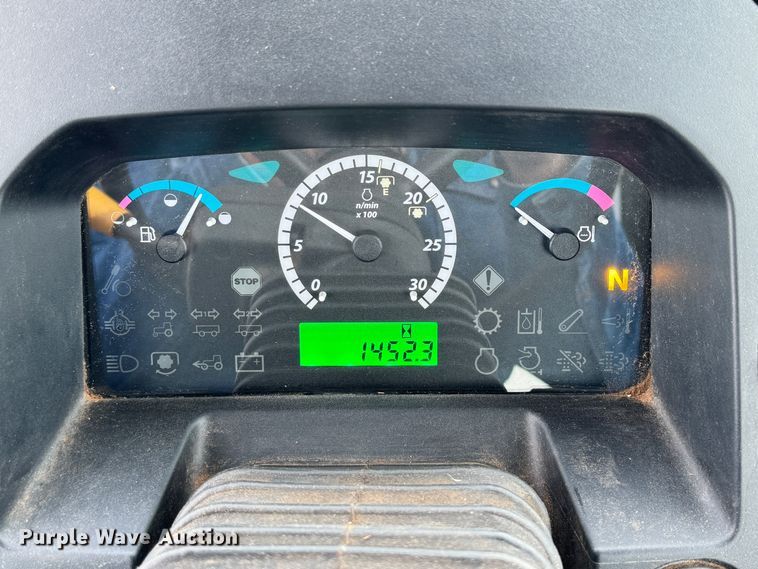 image for item DK6775 2015 John Deere 5075E MFWD tractor