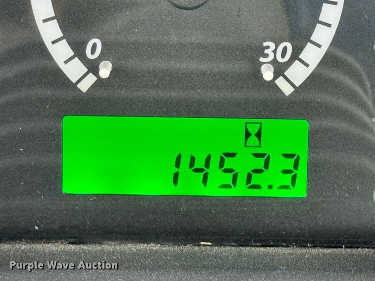 image for item DK6775 2015 John Deere 5075E MFWD tractor