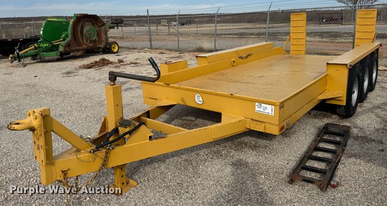 image for item DK6777 1991 Metal Fabricating Co. equipment trailer