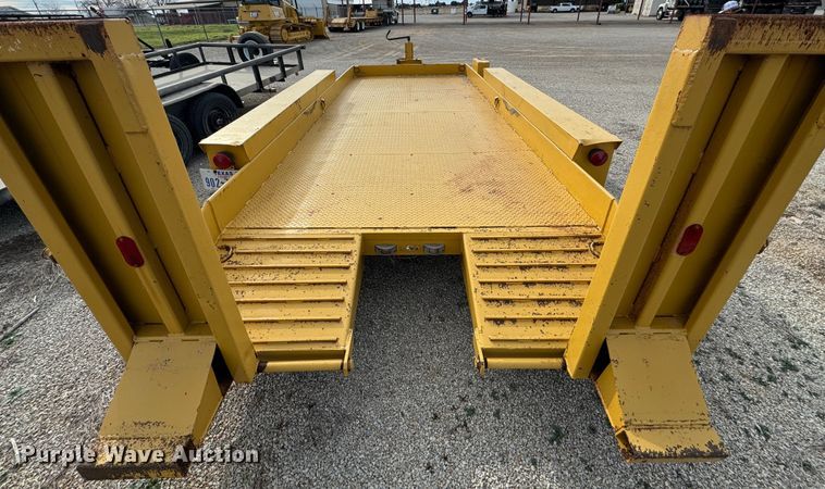 image for item DK6777 1991 Metal Fabricating Co. equipment trailer