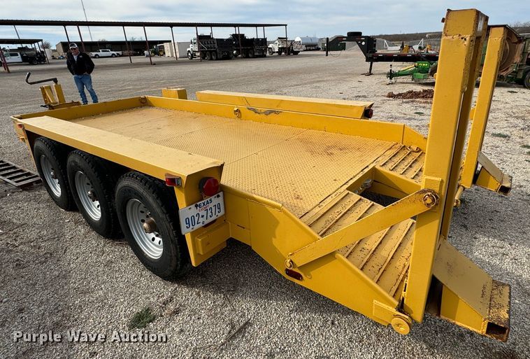image for item DK6777 1991 Metal Fabricating Co. equipment trailer