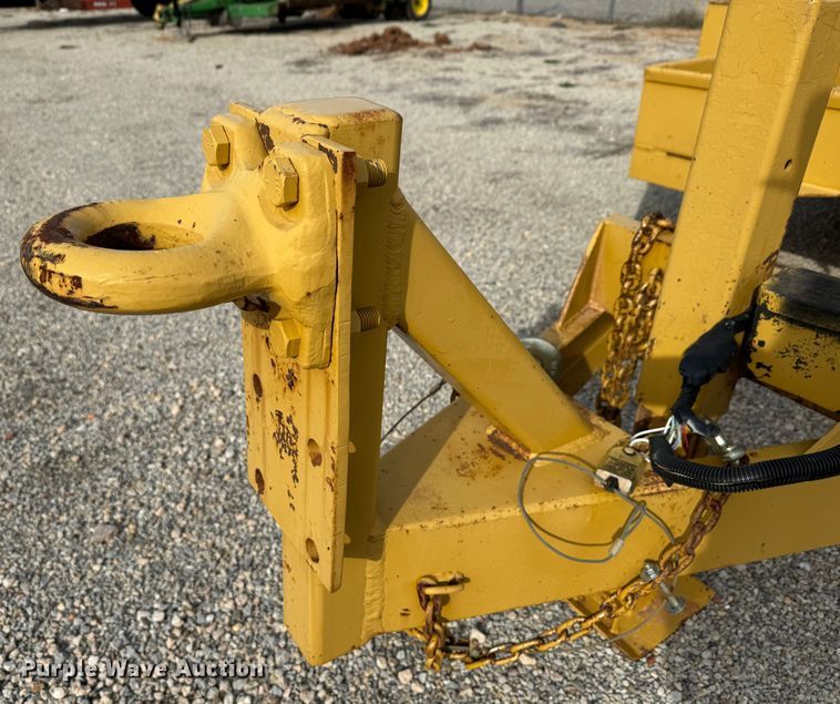 image for item DK6777 1991 Metal Fabricating Co. equipment trailer