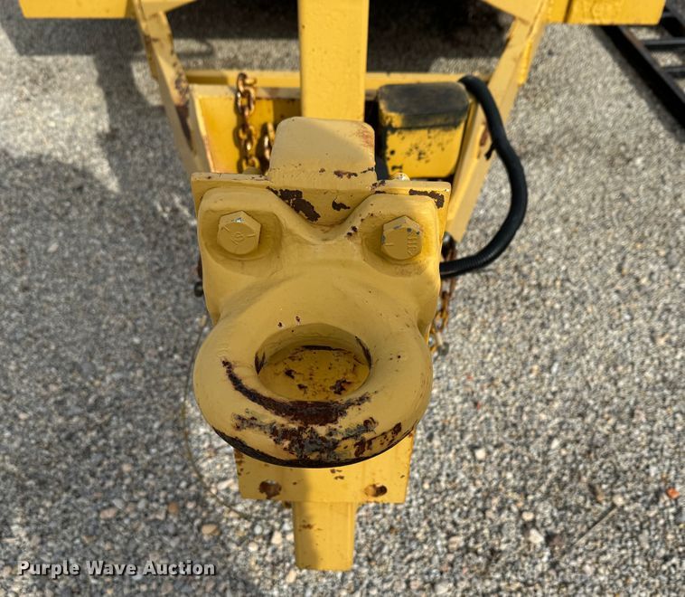 image for item DK6777 1991 Metal Fabricating Co. equipment trailer