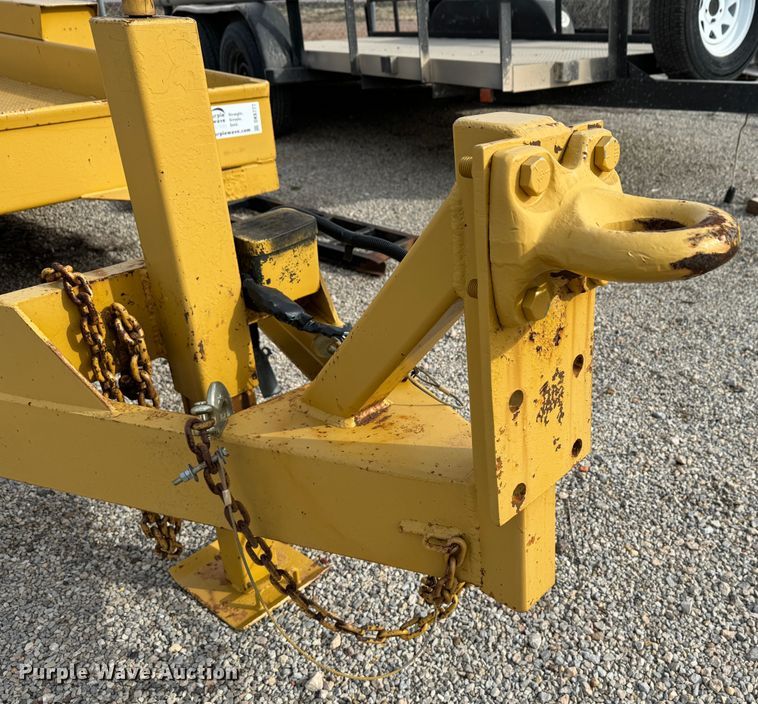 image for item DK6777 1991 Metal Fabricating Co. equipment trailer