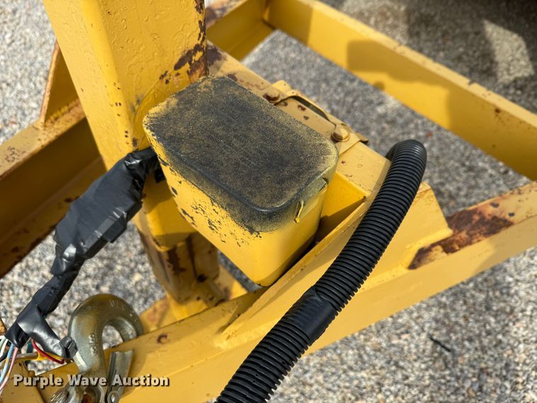 image for item DK6777 1991 Metal Fabricating Co. equipment trailer