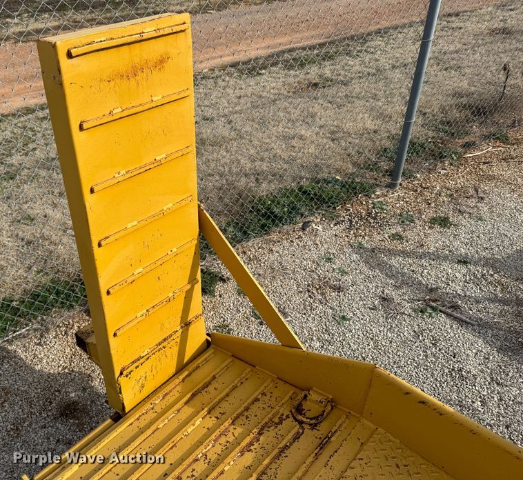 image for item DK6777 1991 Metal Fabricating Co. equipment trailer