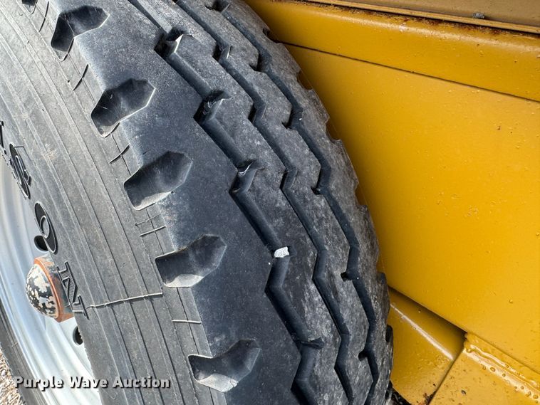 image for item DK6777 1991 Metal Fabricating Co. equipment trailer