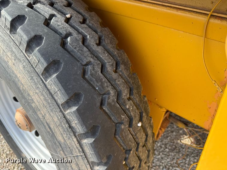 image for item DK6777 1991 Metal Fabricating Co. equipment trailer