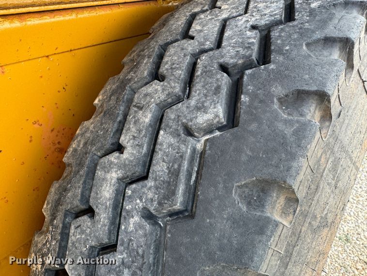 image for item DK6777 1991 Metal Fabricating Co. equipment trailer