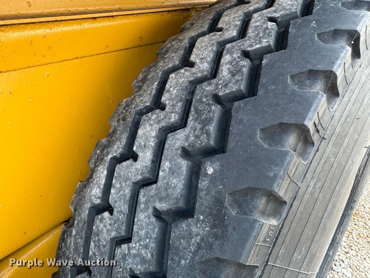 image for item DK6777 1991 Metal Fabricating Co. equipment trailer