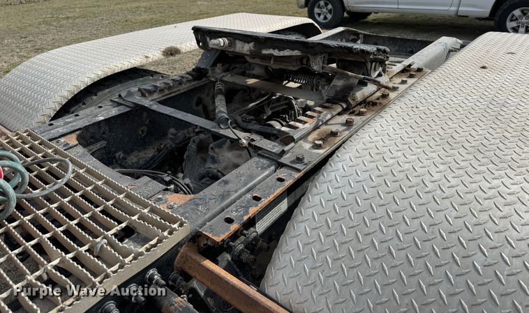 image for item DK6778 2007 Mack CHN613 semi truck