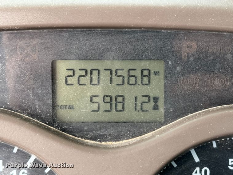 image for item DK6778 2007 Mack CHN613 semi truck