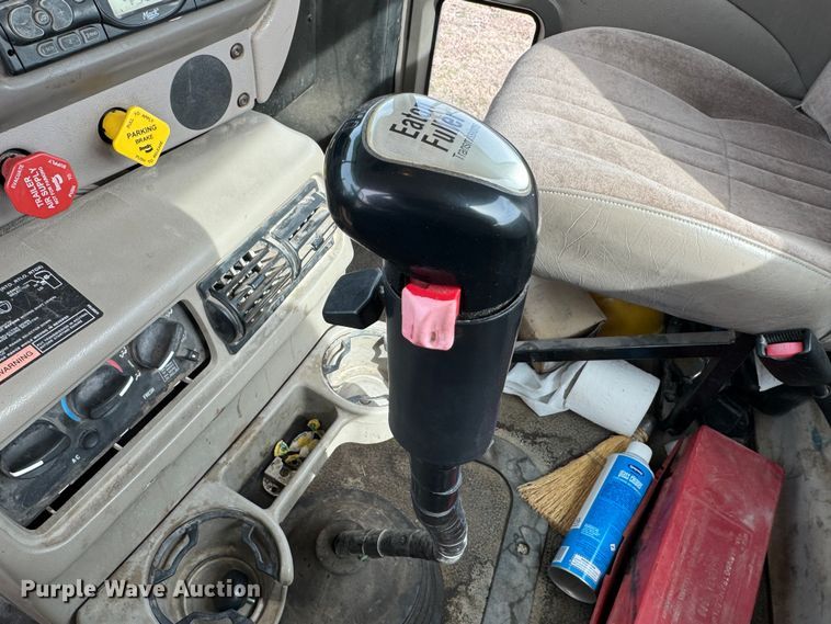 image for item DK6778 2007 Mack CHN613 semi truck