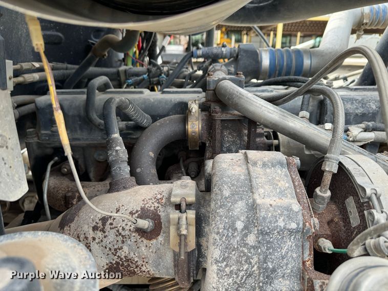 image for item DK6778 2007 Mack CHN613 semi truck