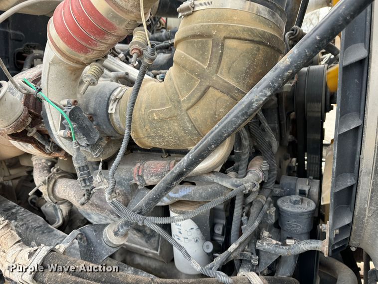 image for item DK6778 2007 Mack CHN613 semi truck