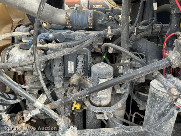 image for item DK6778 2007 Mack CHN613 semi truck