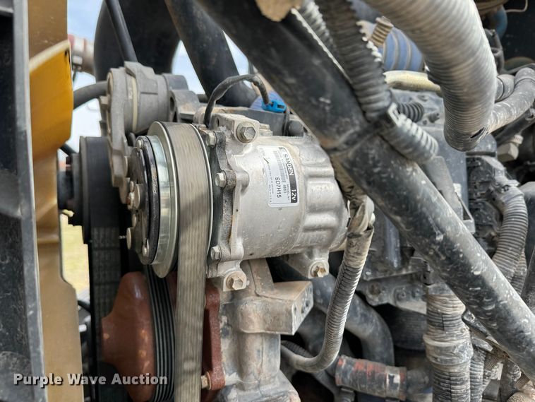 image for item DK6778 2007 Mack CHN613 semi truck