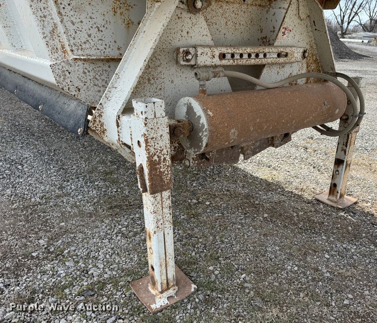 image for item DK6779 2007 Manac SBD-240 bottom dump trailer