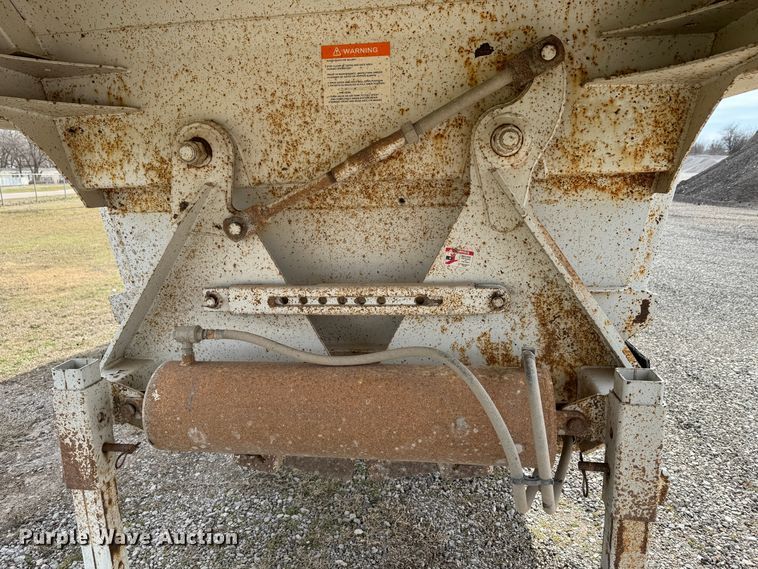 image for item DK6779 2007 Manac SBD-240 bottom dump trailer