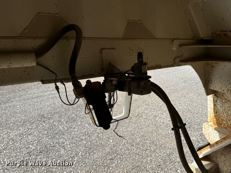 image for item DK6779 2007 Manac SBD-240 bottom dump trailer