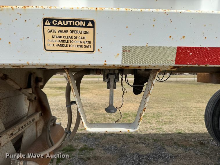 image for item DK6779 2007 Manac SBD-240 bottom dump trailer