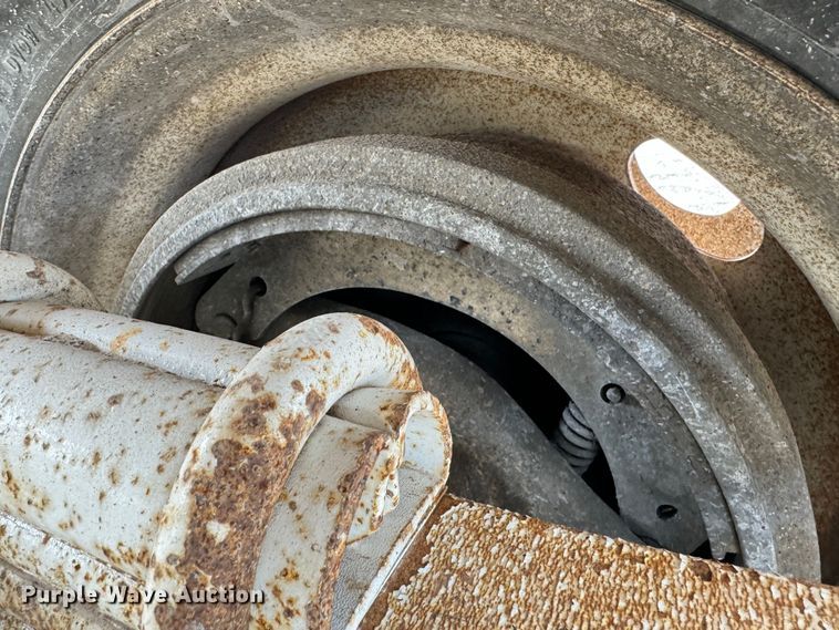 image for item DK6779 2007 Manac SBD-240 bottom dump trailer