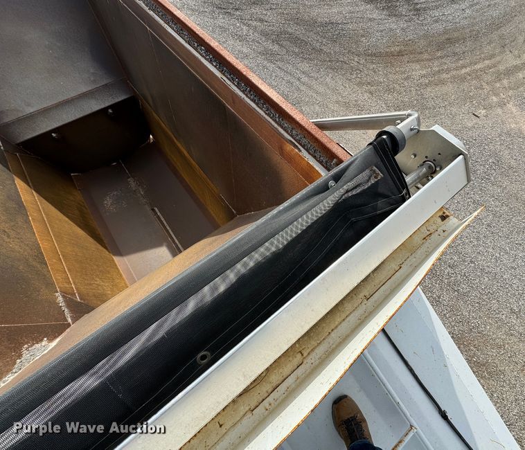 image for item DK6779 2007 Manac SBD-240 bottom dump trailer