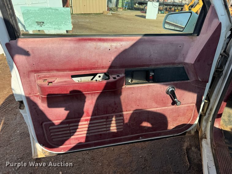 image for item DK6788 1993 Chevrolet C1500 pickup truck