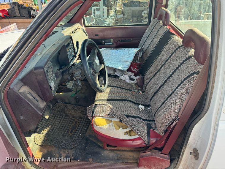 image for item DK6788 1993 Chevrolet C1500 pickup truck