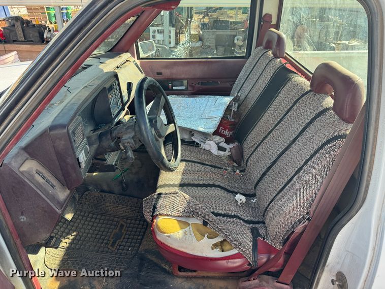 image for item DK6788 1993 Chevrolet C1500 pickup truck