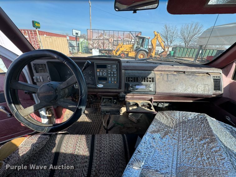 image for item DK6788 1993 Chevrolet C1500 pickup truck