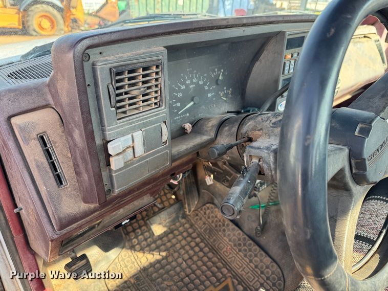 image for item DK6788 1993 Chevrolet C1500 pickup truck