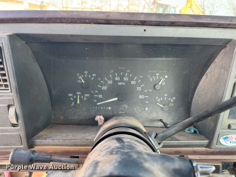 image for item DK6788 1993 Chevrolet C1500 pickup truck